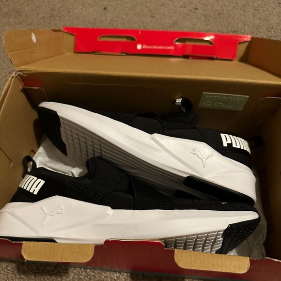 Puma slip ons - Picture 1 of 1